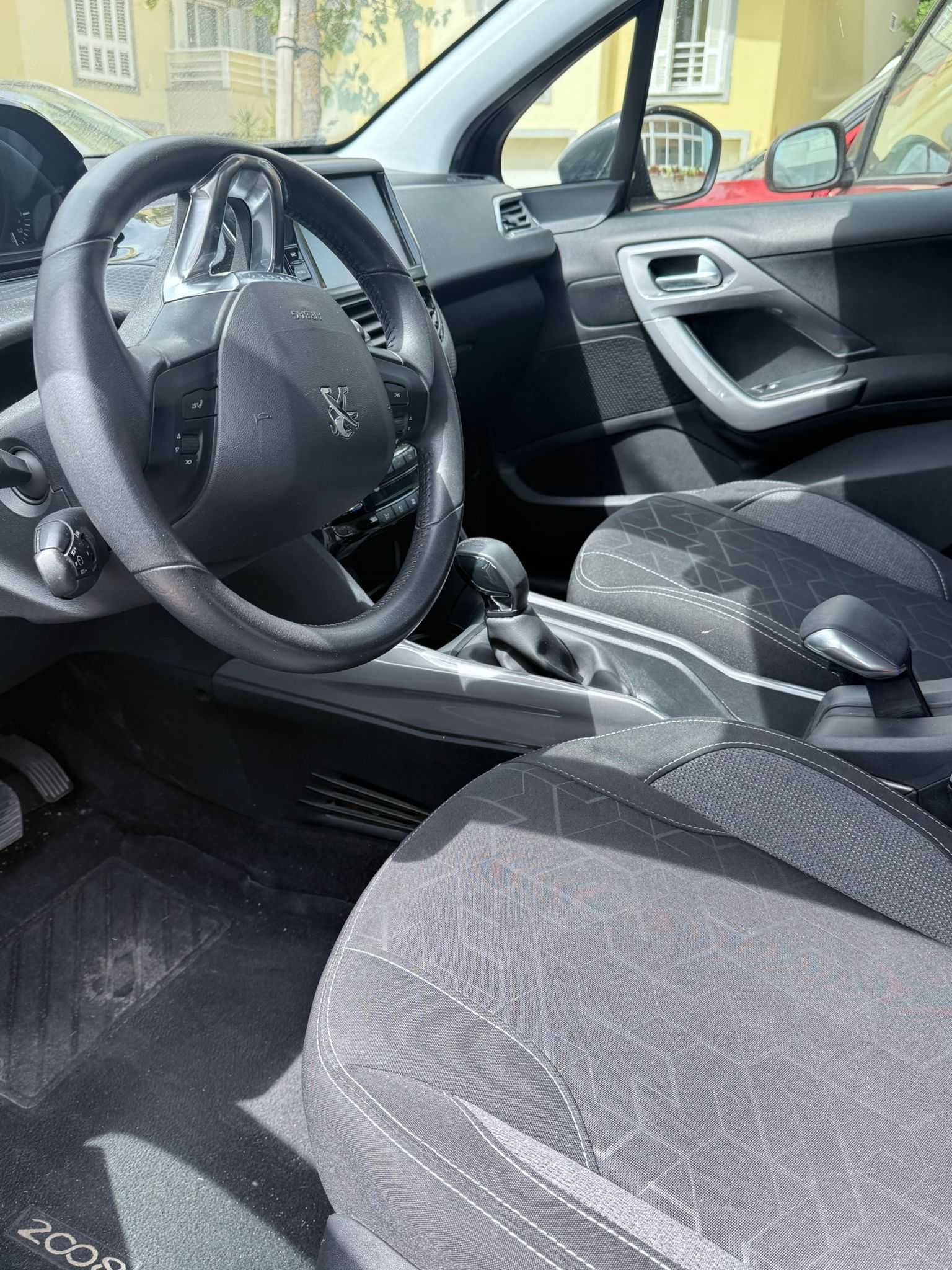 Peugeuot 2008, 89995 km, gasolina, dois proprietários, bateria nova