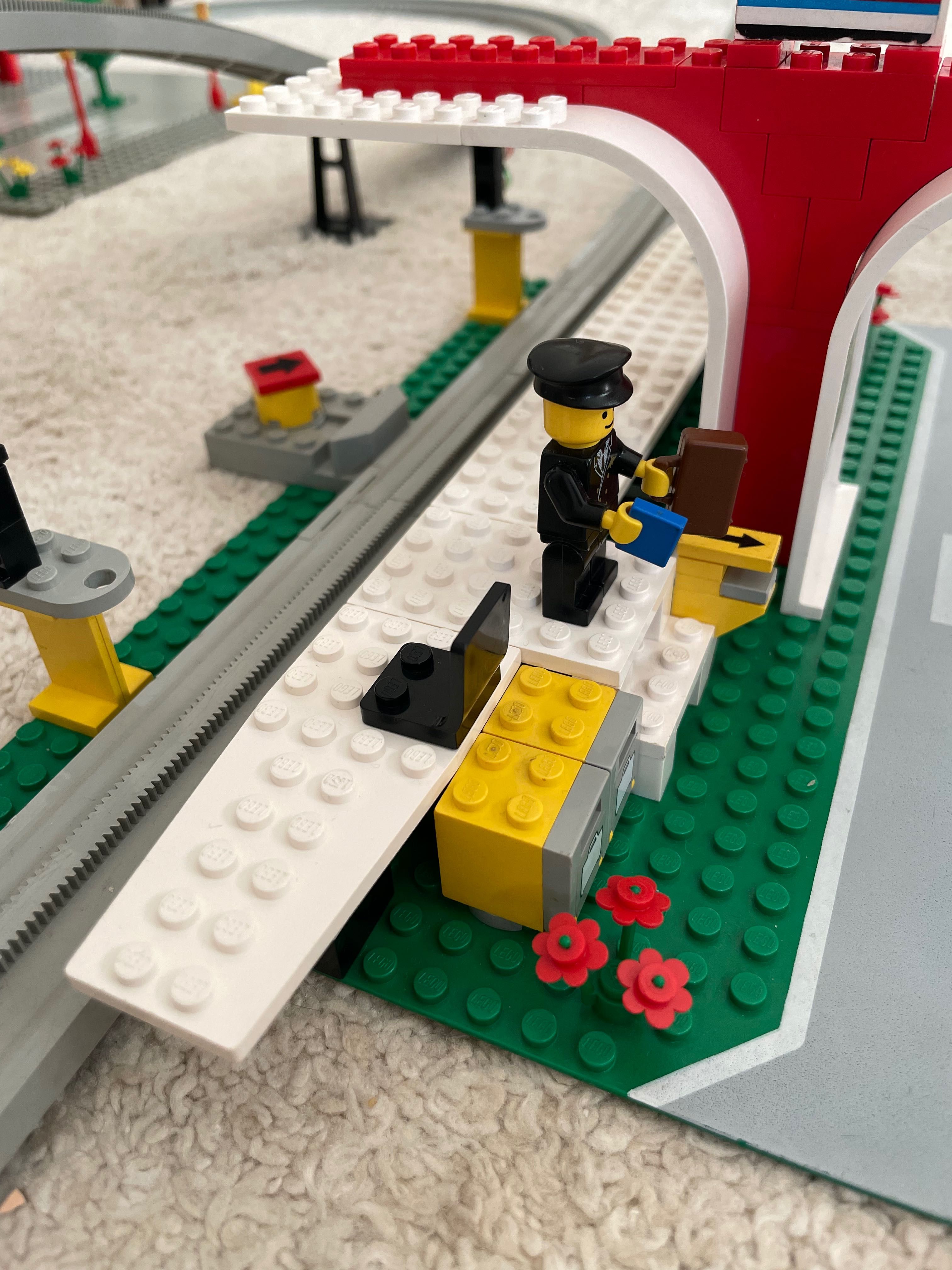 Lego 6399 AirPort shuttle monorail