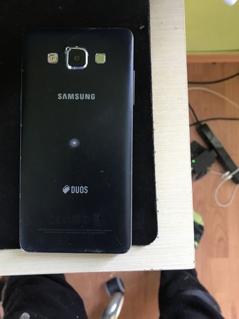 Samsung A5 майже нови