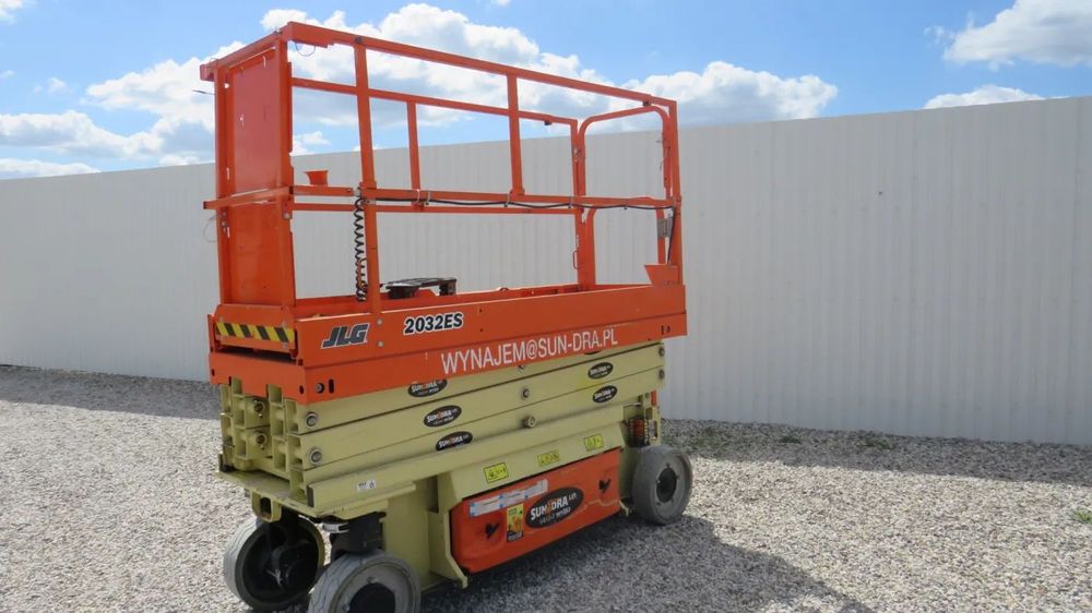 JLG 2032ES