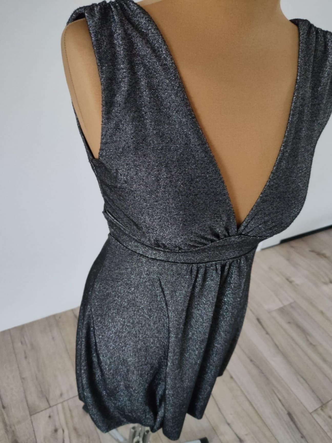 Sukienka Dorothy Perkins 36 s elegancka błyszcząca srebrna sukienka s