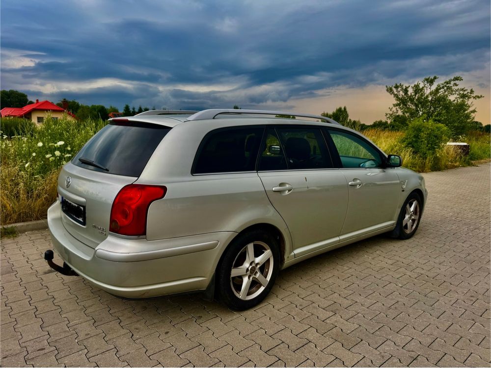 Toyota Avensis 2005 Benzyna T25