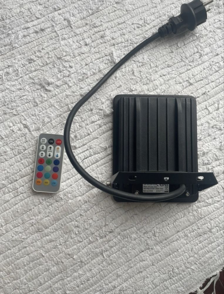 Luz led 20W (RGB com comando para controlar)