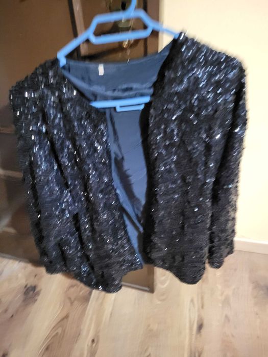 Casaco Preto com Lantejoulas para Noites de Festa! Ano Novo