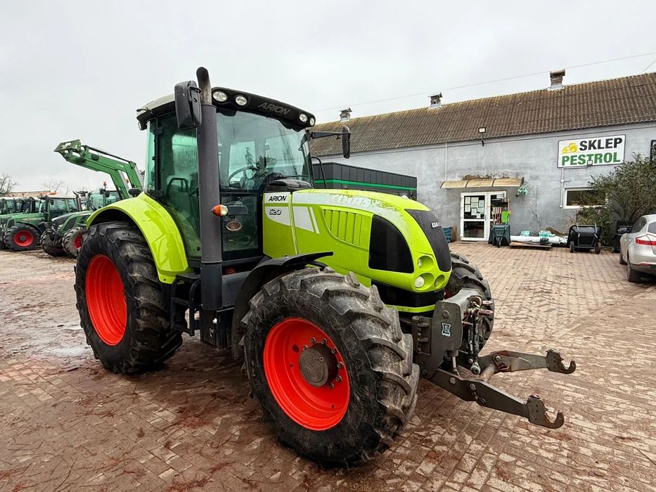 Claas Arion 620  Claas Arion 620, DYNA-6 przedni TUZ, miękka kabina, miękka oś