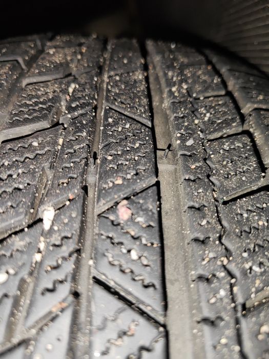 Felgi stalowe 4 x 100 z oponami 185 / 60 15 otw 54,1