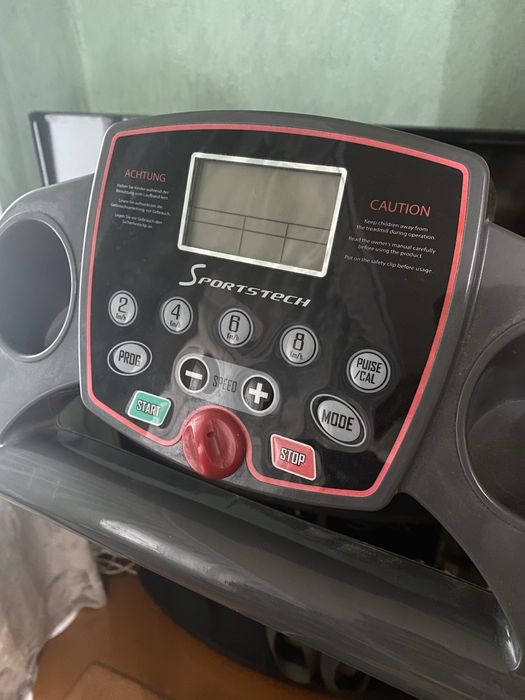 Бігова доріжка Sportstech F10