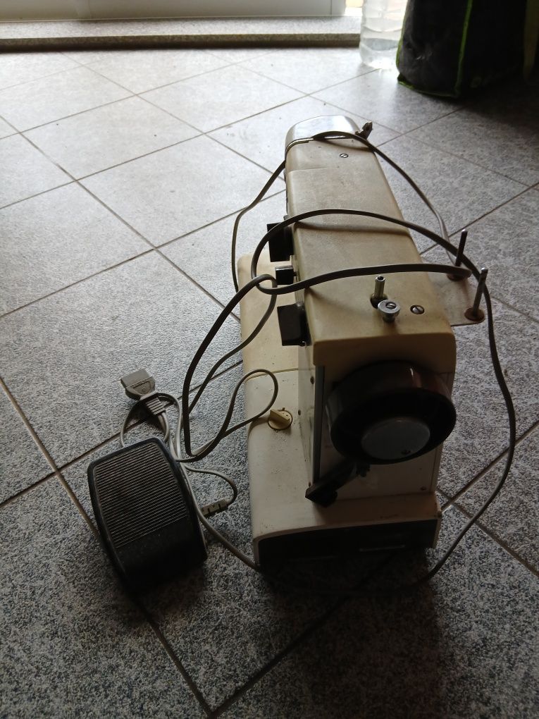 Máquina de costura