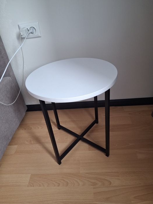 Столики приліжковв