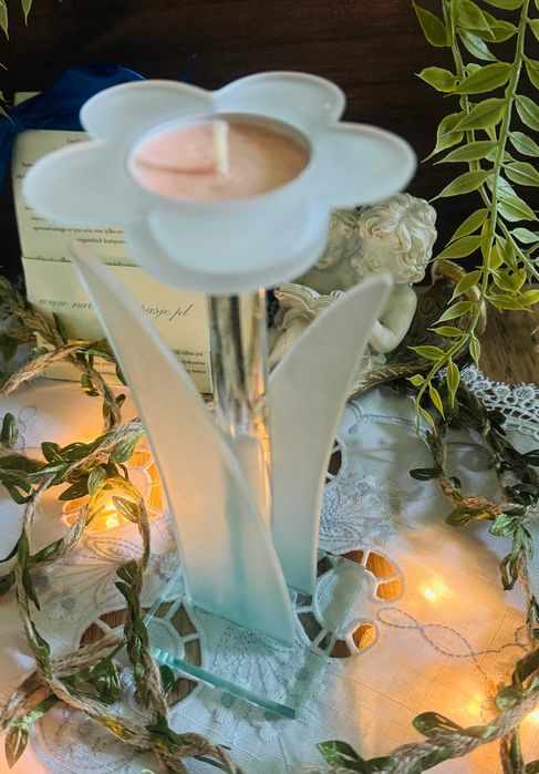 W Prezencie/Kwiatek Świecznik/ Zestaw z Naturalną Świecą/ Walentynki/
