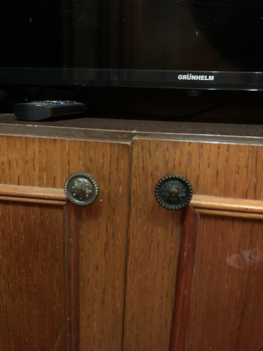 Лот сервант та шафи з антресолями