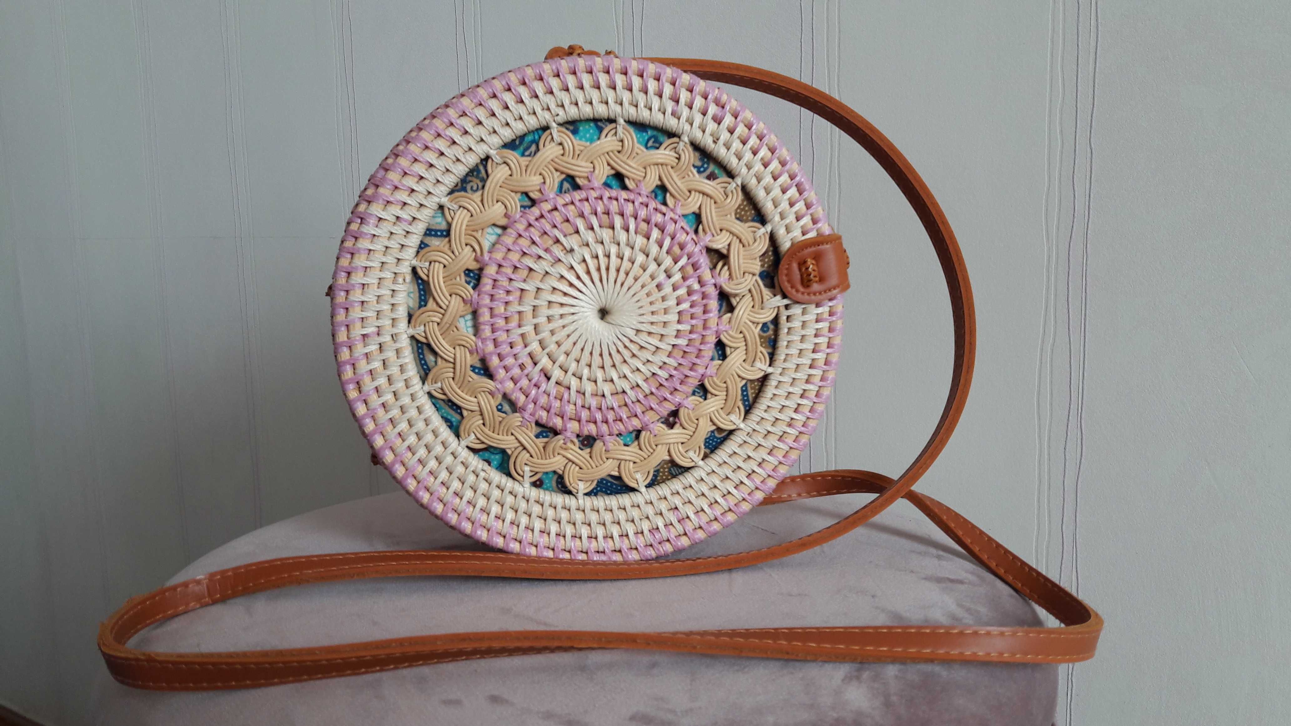 Стильна кругла плетена сумочка з ротангу, нова