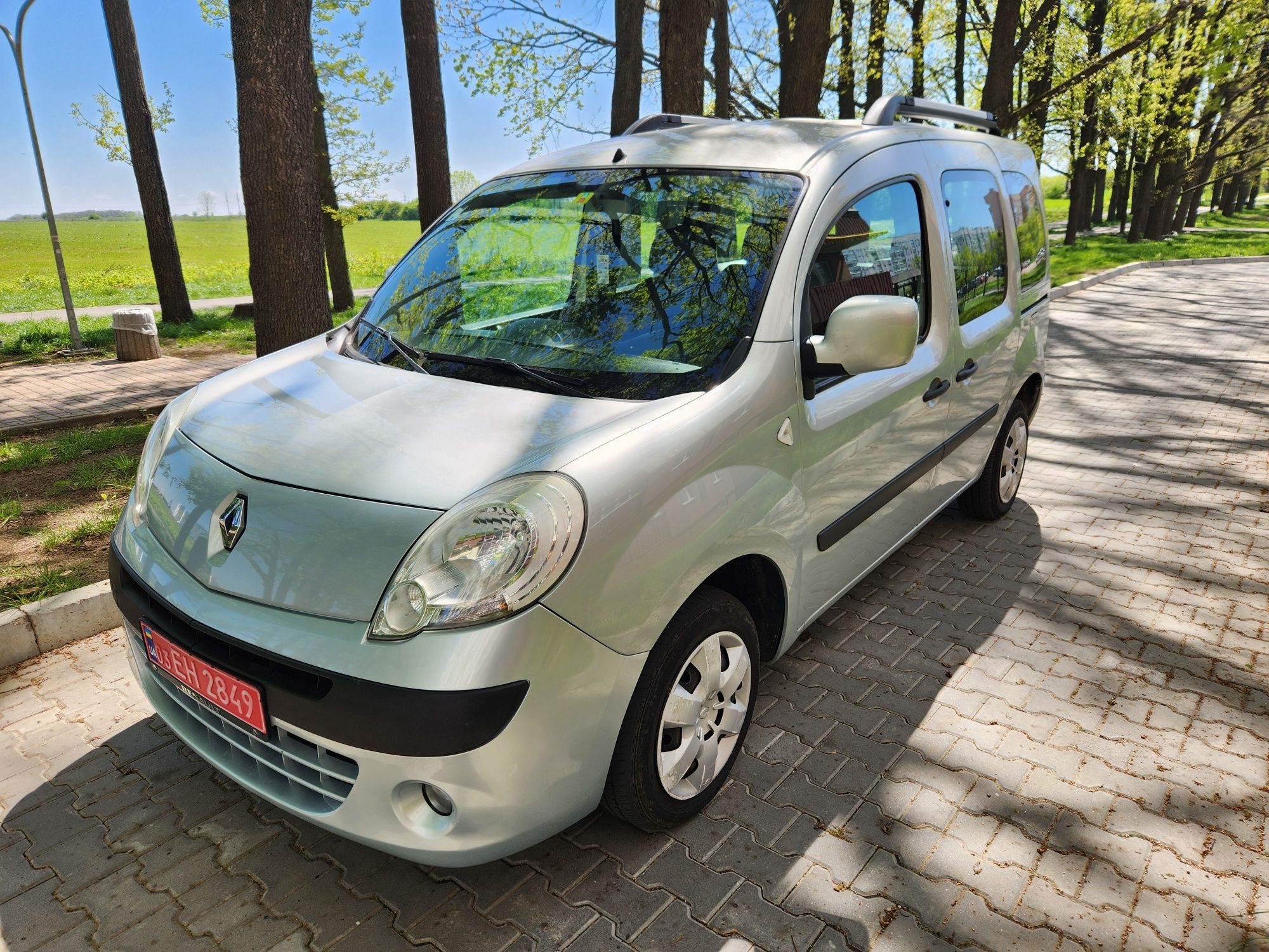 Рено кенго Renault Kangoo 1.6 бензин 109к.с. гарна комплектація