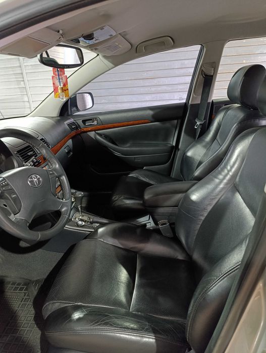 Toyota Avensis 2.4 АКПП