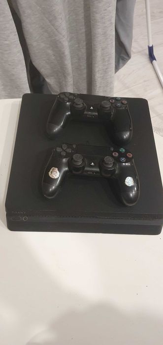 Konsola Playstation 4 Slim