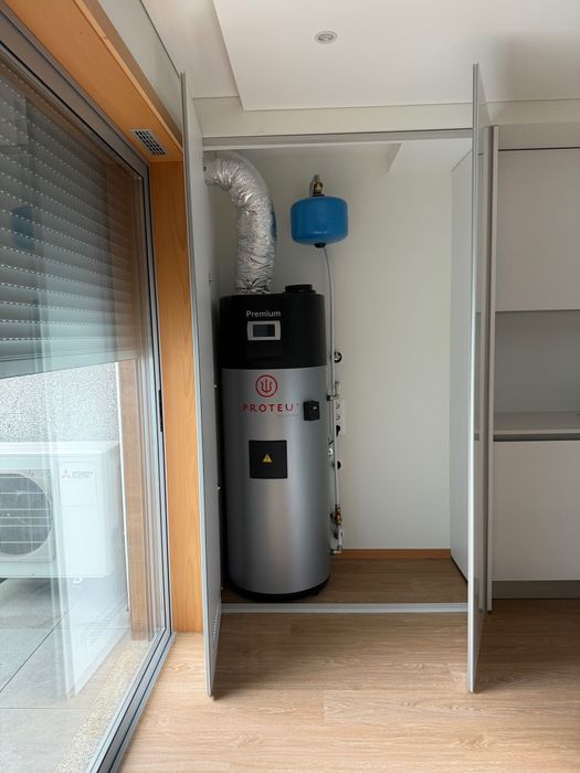 Apartamento T2 (Passionistas) Novo, último andar para arrendamento