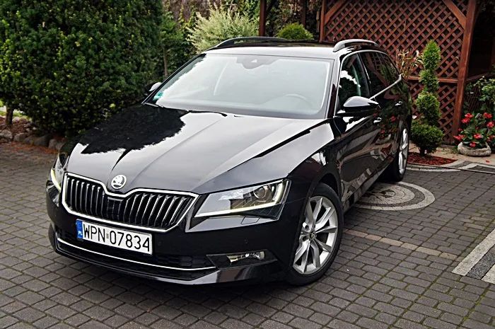 Skoda Superb z niemiec-zarejestrowana  2,0- AUTOMAT niski przebieg STAN IDEALNY