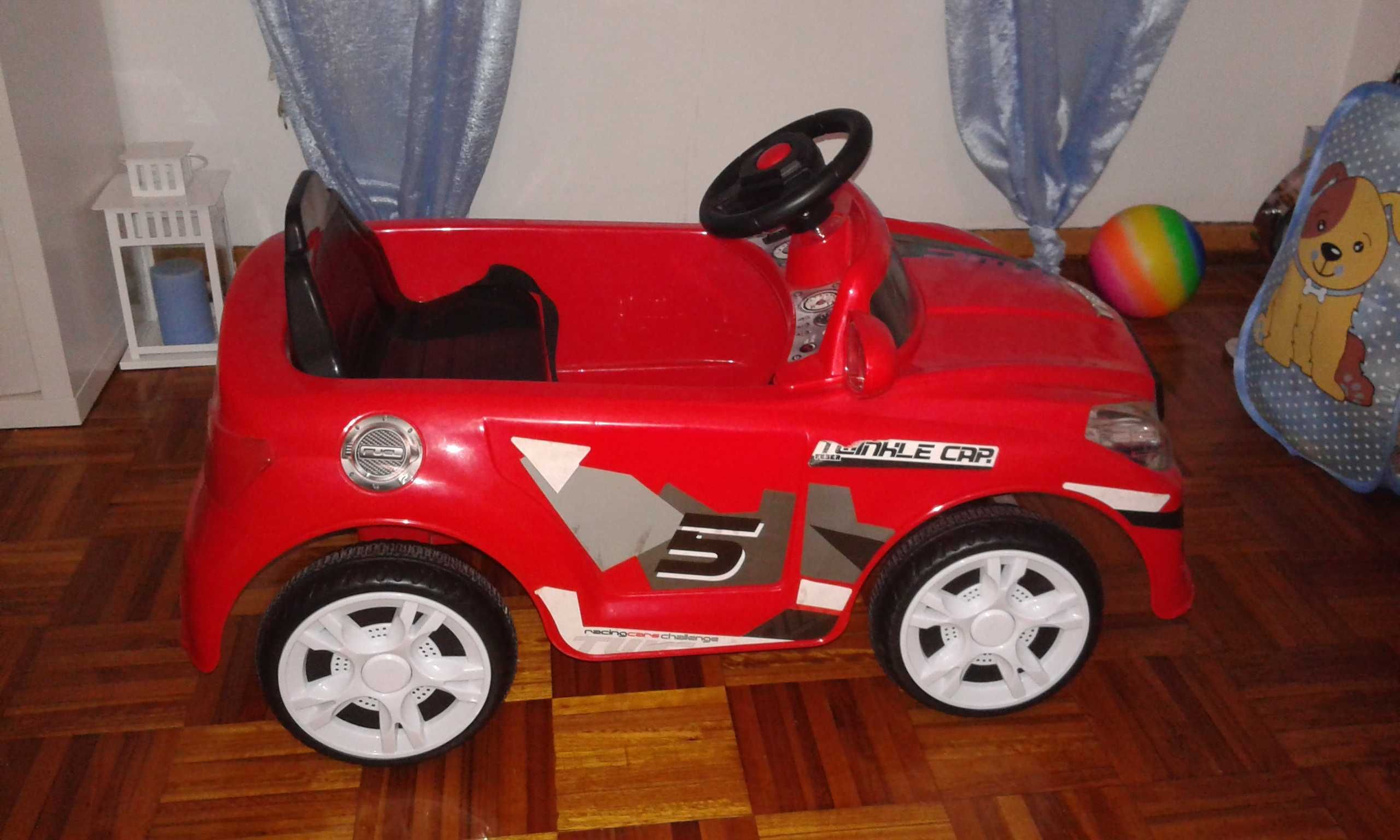 Carrinho de criança eléctrico com bateria usado 2 vezes. URGENTE