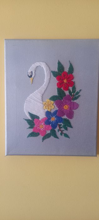 Quadro com bordado.