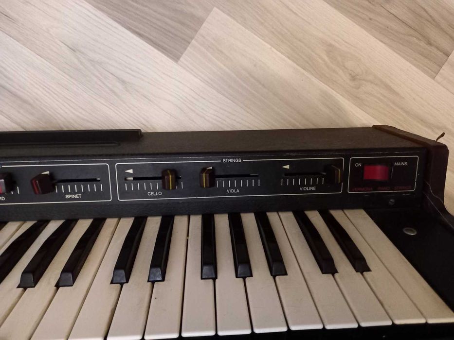 синтезатор Vermona