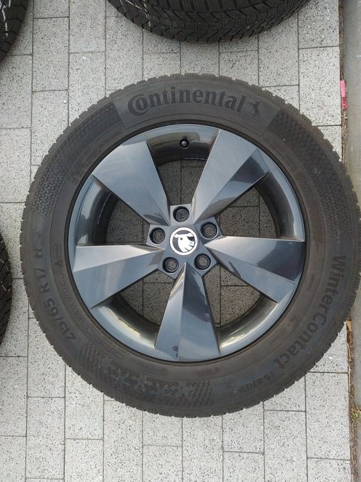 Oryginalne felgi Skoda Nanuq 17 cali opony zimowe Kodiaq Karoq Ateca