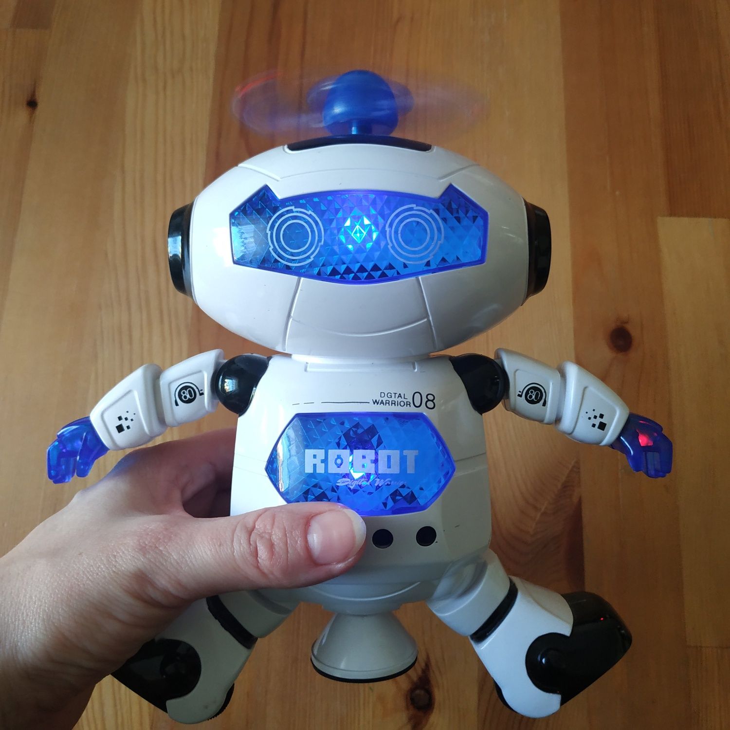 Tańczący robot zabawka