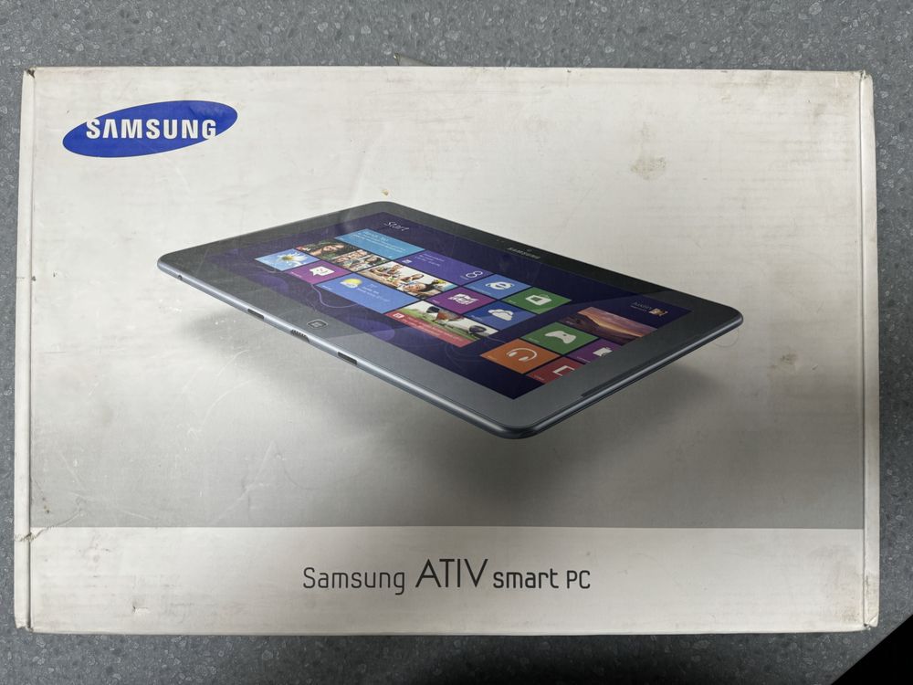 Планшет Samsung ATIV Smart PC 500T (XE500T1C-A02RU)