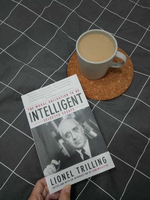 The Moral Obligation to Be Intelligent: Selected Essays