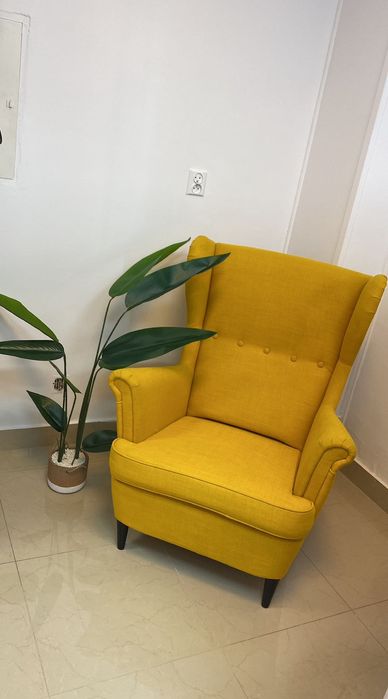 Fotel uszak STRANDMON żółty