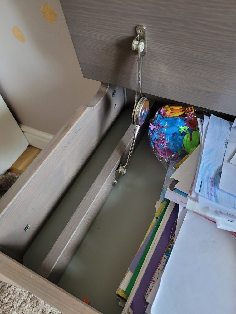 Zestaw biurko i krzesełko SUNDVIK Ikea 
Biurko dla dziecka, biały, 60x