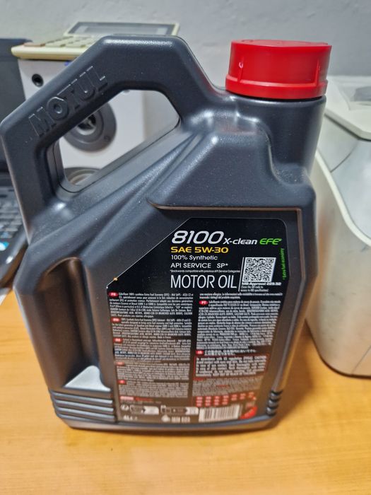 Олива Motul 5w30 EFE.