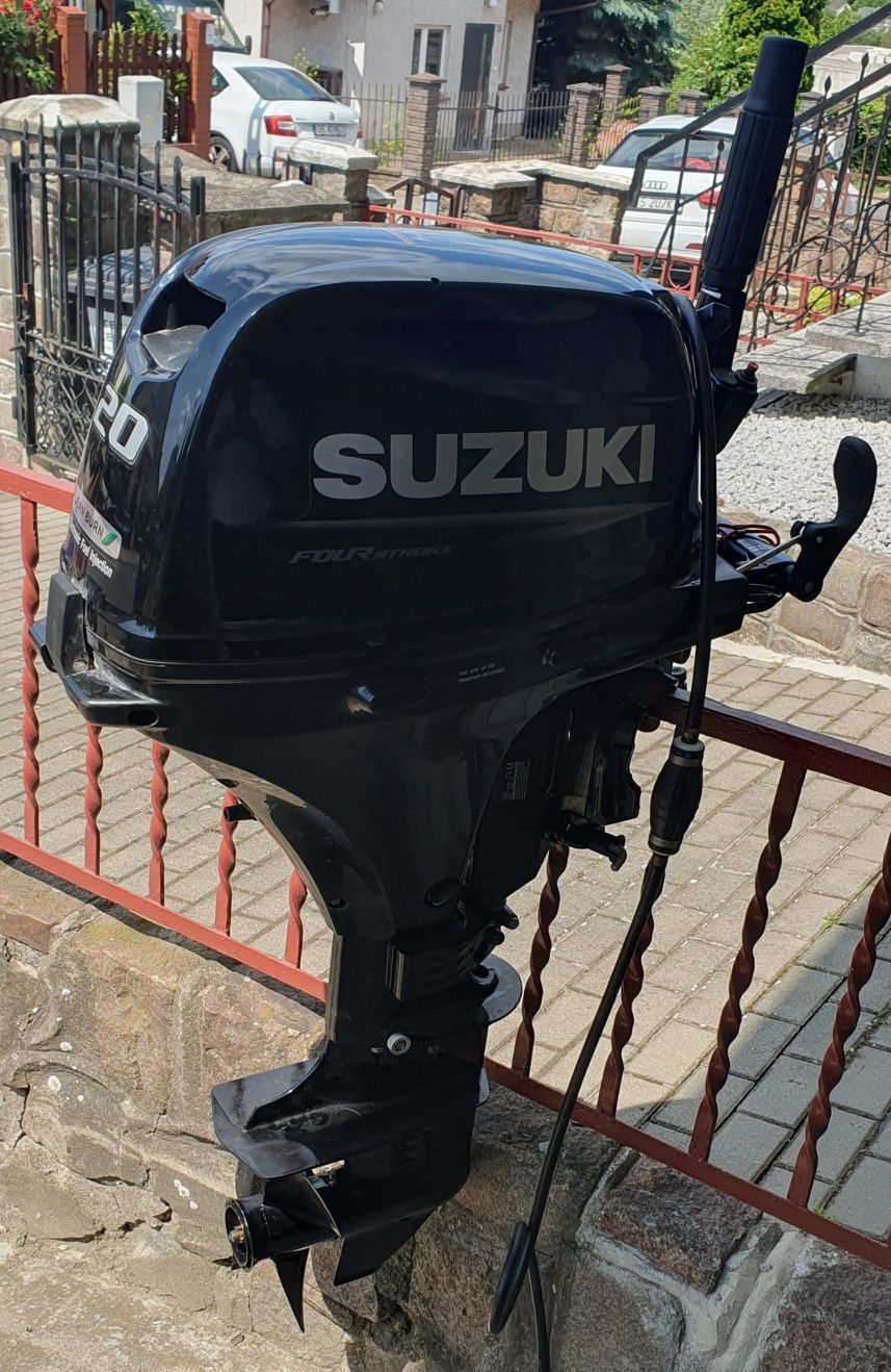 Silnik zaburtowy Suzuki DF20A czarny rok 2020 wypływane ok 10 mth