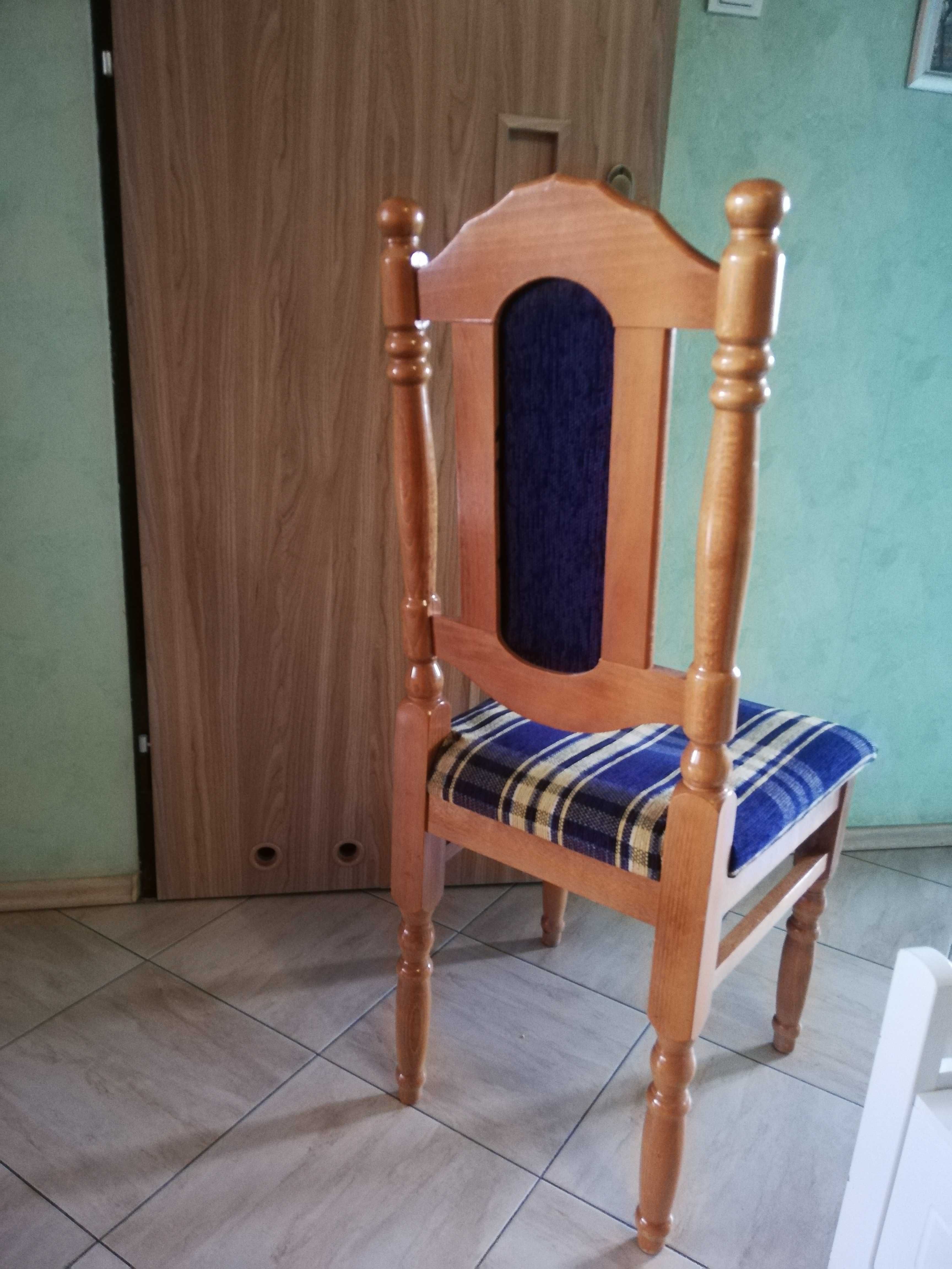 Krzesła drewniane komplet