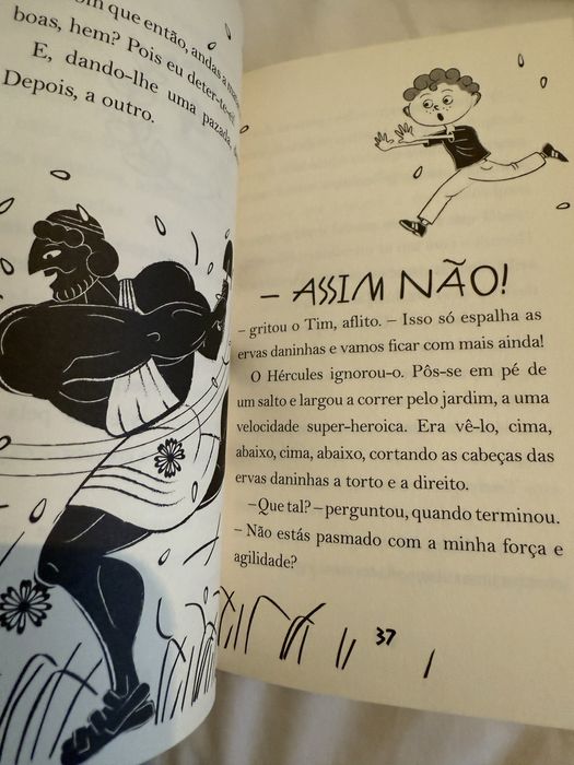 Livro Novo sem uso “Aí vem o Hércules”, colecão Heróis Aselhas.