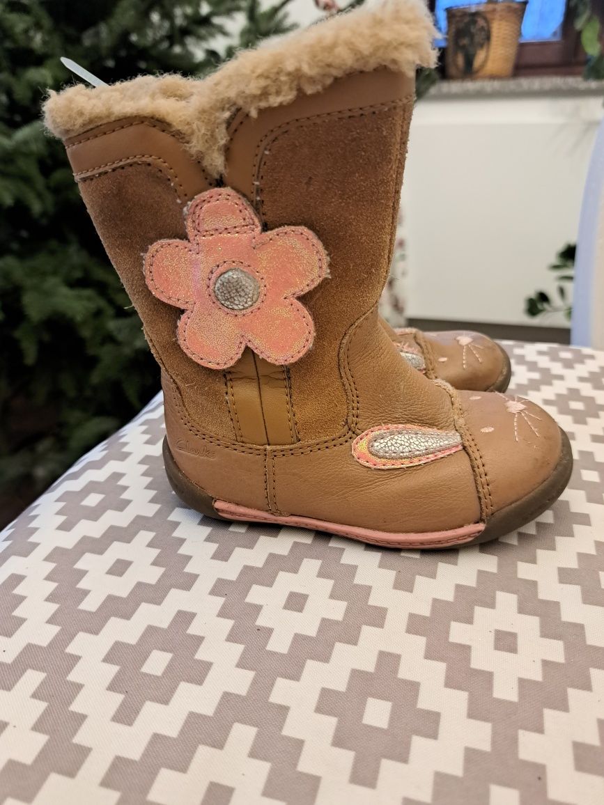 Skórzane kozaki clarks 20
