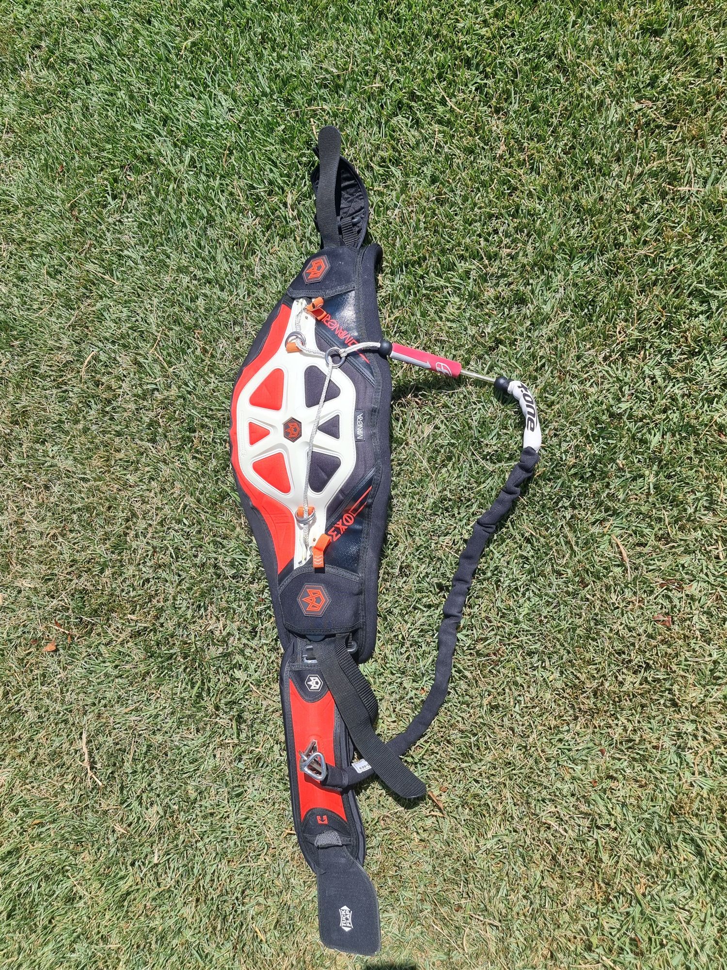 Kitesurf F-One + RRD (Bandit 10m² +Bandit 8m² + prancha + barra + arn