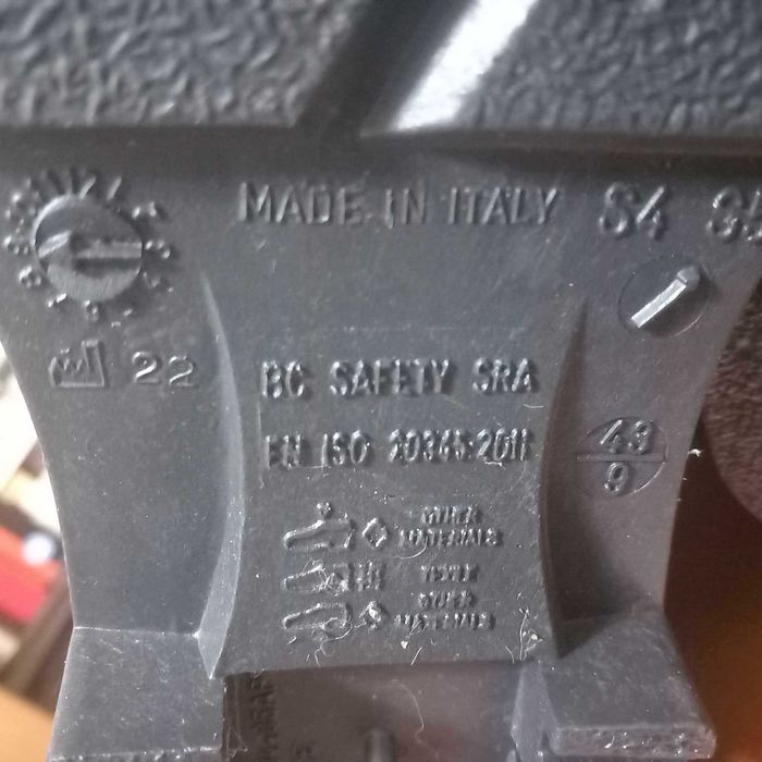 Galochas Industriais com proteção metálica nº43 NOVO
