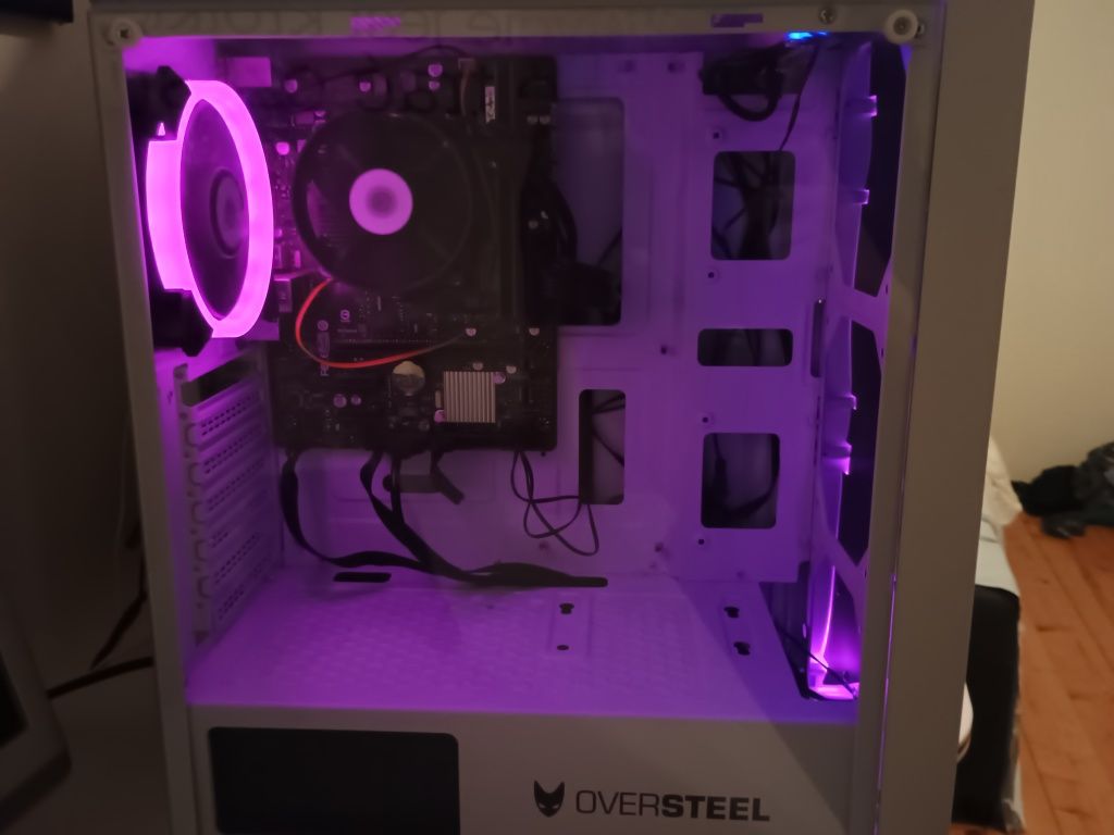 Komputer Gamingowy Iridium Ryzen 3 3200G BIOSTRAR A320MH 2.0 16/512GB