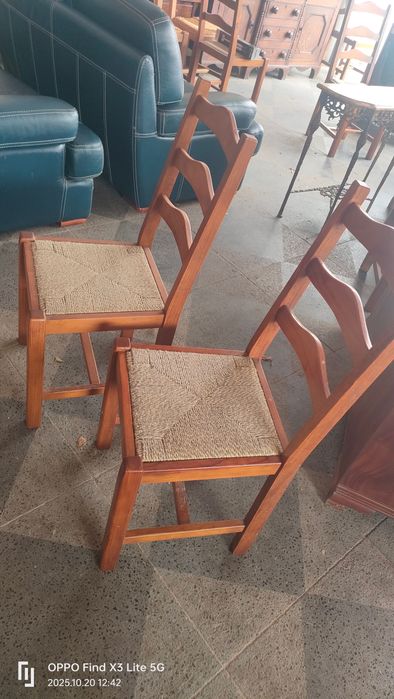 8 cadeiras de cozinha em madeira