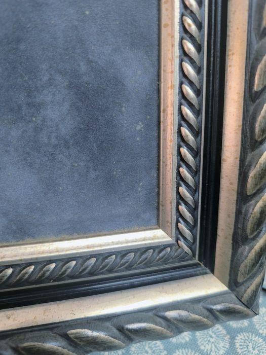 Quadro em veludo, com escultura em bronze, certificado, como novo