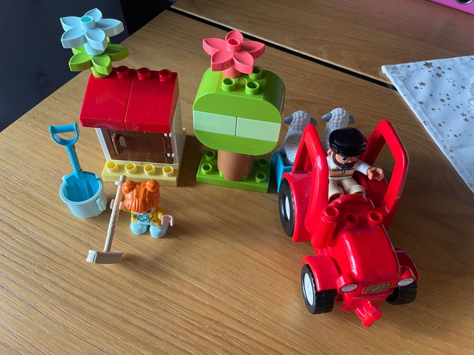 Zestaw Lego duplo traktor i zwierzęta gospodarskie