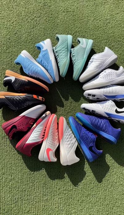 Футбольне Взуття Оптом! Бутсы Сороконожки Футзалки все Нове! 35-45р