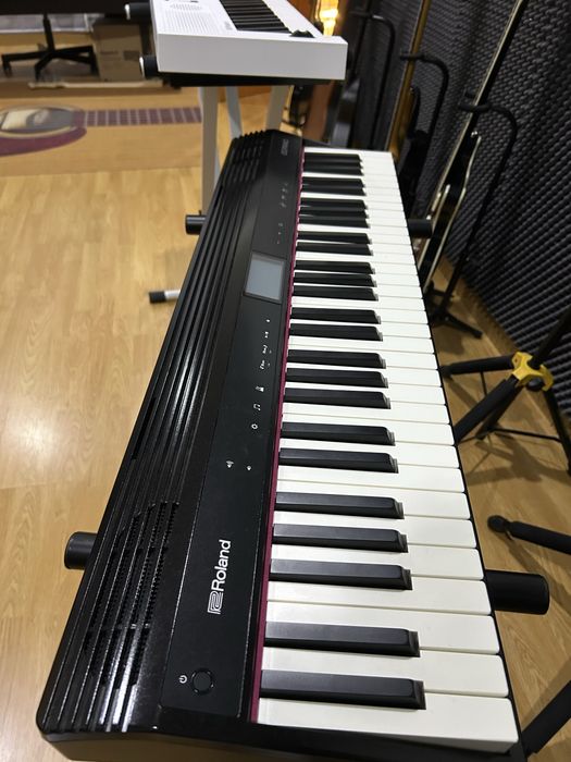 Roland go piano