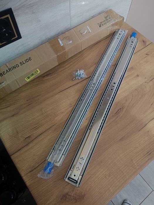 Szyny prowadnice meblowe 700mm