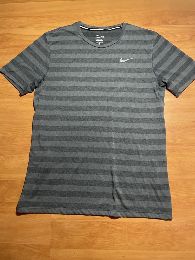 Футболка для тренировок Nike Dri Fit