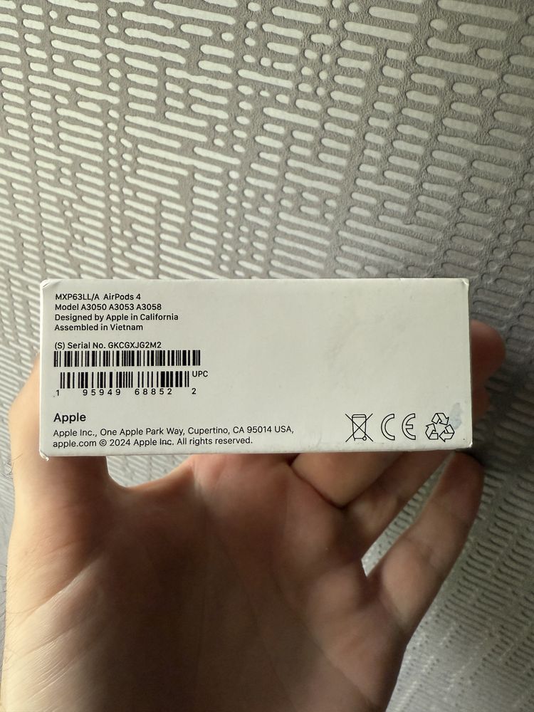 Навушники Apple MXP63LL/A AirPods 4 Model A3050 A3053 A3058 нові