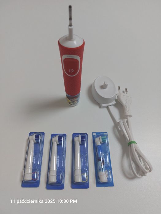 Szczoteczka Oral-B KIDS + 4 nowe główki.