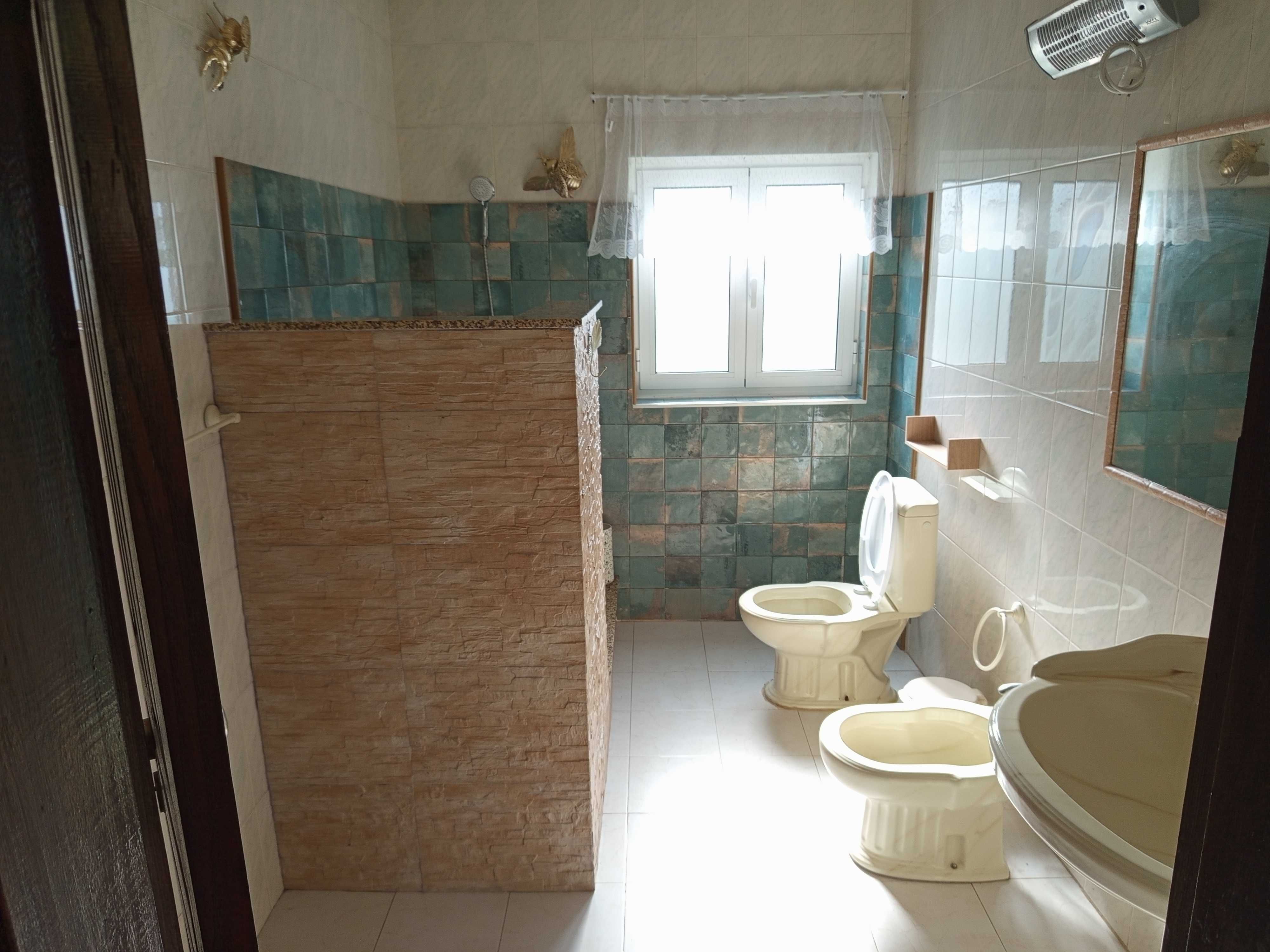 Quinta de 1 hectare com T3 remodelado+anexo e currais de pedra