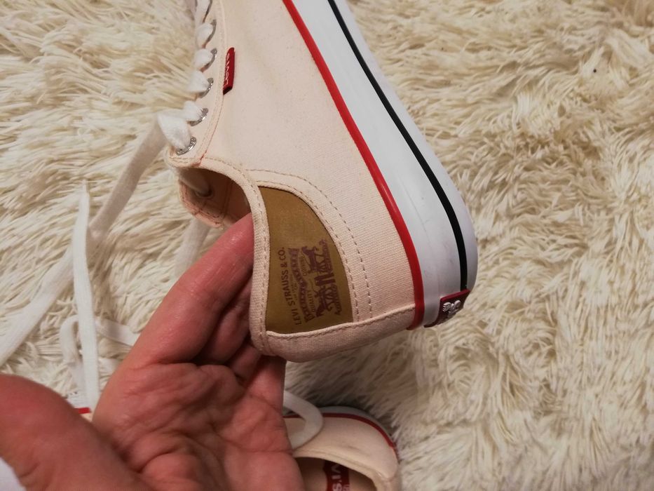 buty Levis rozmiar 37 trampki Levis 37 łososiowe