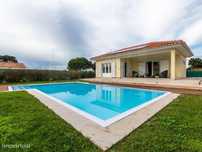 Moradias térreas T3 e T1, piscina, lote 5.250m2, Meco, Sesimbra